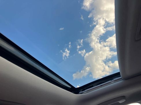 Used 2023 Kia Telluride EX image 18