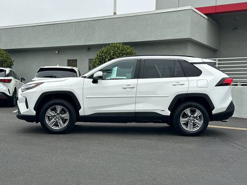 Used 2024 Toyota RAV4 LE AWD/4WD image 2