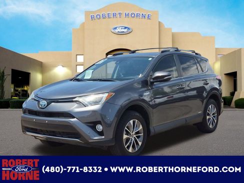 Used 2017 Toyota RAV4 XLE w/ Convenience Package AWD/4WD image 1