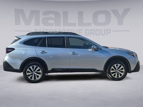 Used 2020 Subaru Outback Premium image 6