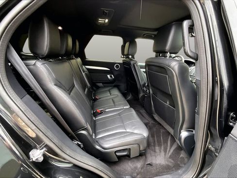 Used 2020 Land Rover Discovery Landmark AWD/4WD image 19
