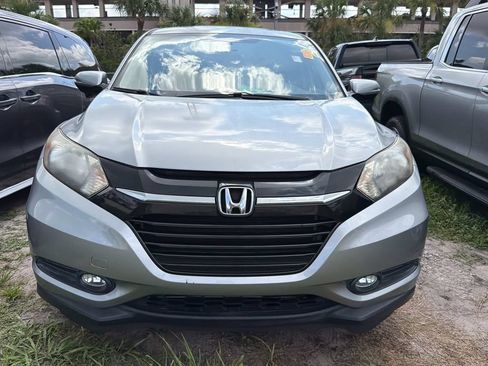 Used 2018 Honda HR-V EX image 3