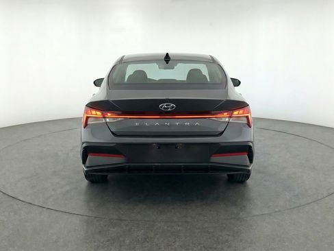 Used 2025 Hyundai Elantra SEL FWD image 7