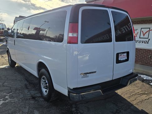 Used 2018 Chevrolet Express 3500 LT w/ LT Preferred Equipment Group image 5