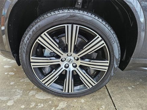 Certified 2024 Volvo XC90 T8 Ultimate w/ Protection Package Premier image 9