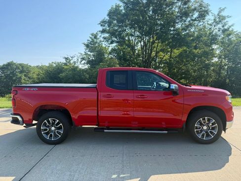 Used 2023 Chevrolet Silverado 1500 LT AWD/4WD image 2