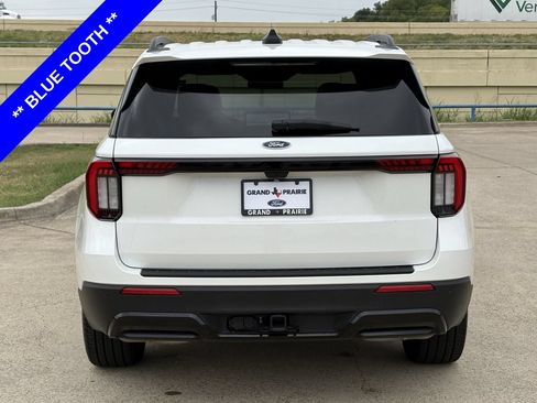 Certified 2025 Ford Explorer ST-Line w/ Premium Package RWD image 8