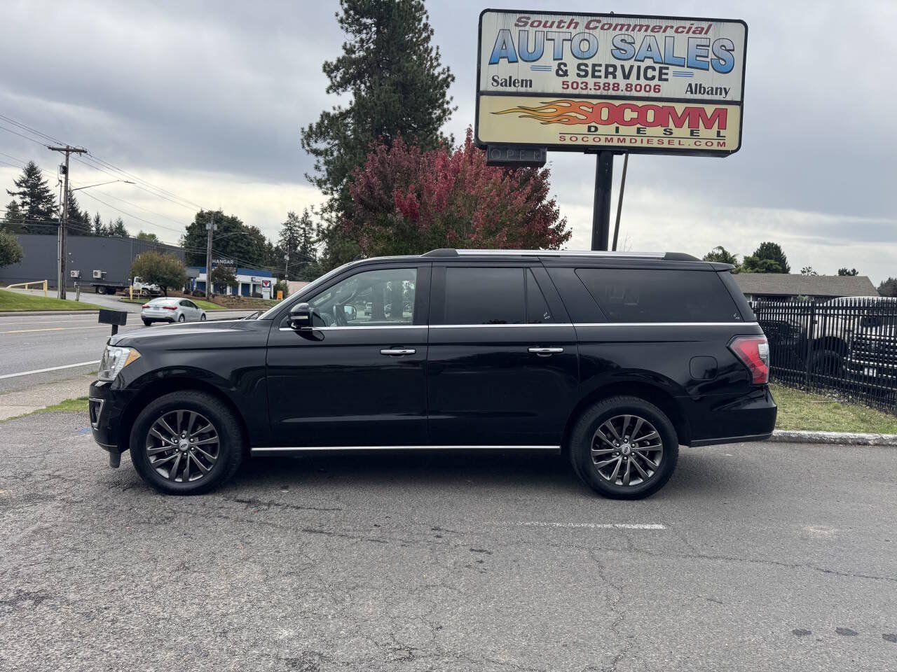 Used 2020 Ford Expedition Max Limited AWD/4WD image 4