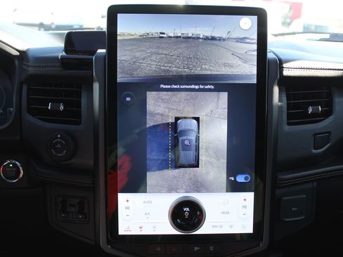 Used 2023 Ford Expedition Platinum image 42