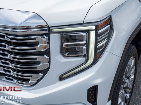 Used 2023 GMC Sierra 1500 Denali w/ Denali Reserve Package AWD/4WD image 9