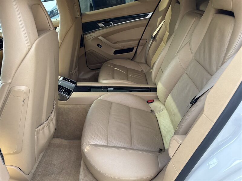 Used 2012 Porsche Panamera image 8