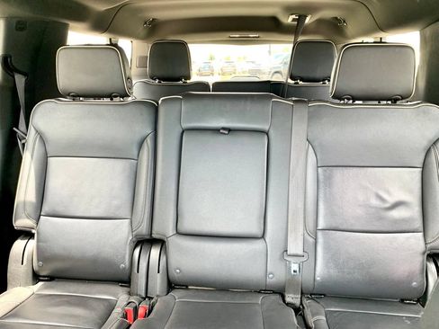Used 2023 GMC Yukon XL SLT RWD image 19