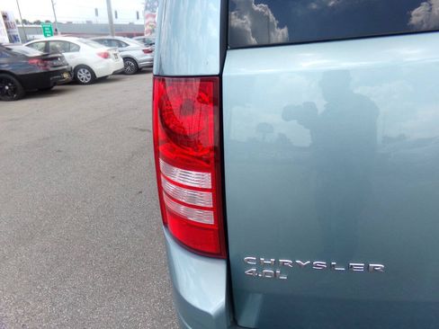 Used 2010 Chrysler Town & Country Touring FWD image 44