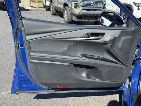 Used 2025 Toyota Camry SE w/ Convenience Package image 23