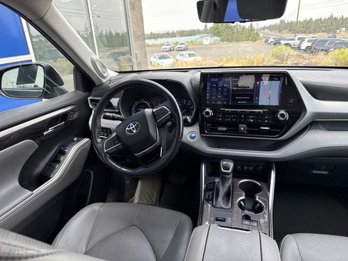 Used 2020 Toyota Highlander Platinum AWD/4WD image 12