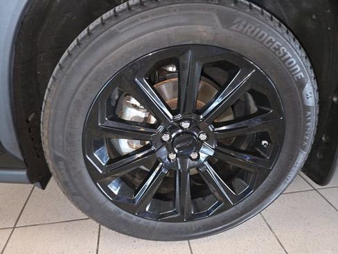 Used 2023 Toyota Highlander XLE image 10