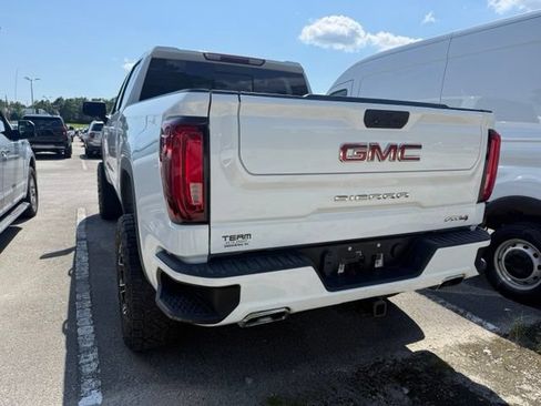 Used 2022 GMC Sierra 1500 AT4 w/ AT4 Preferred Package AWD/4WD image 4
