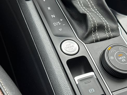 Used 2022 Volkswagen Atlas SEL Premium image 26