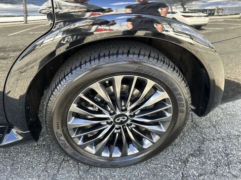Certified 2024 INFINITI QX80 Sensory AWD/4WD image 11