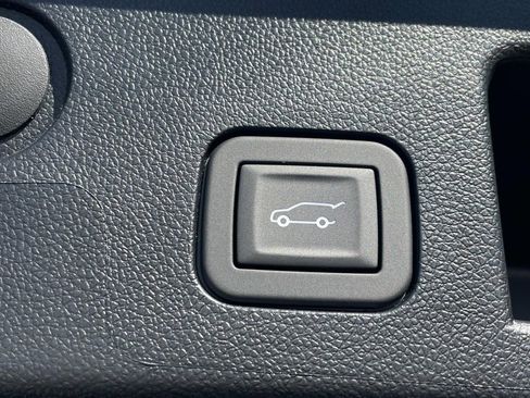 New 2026 Chevrolet Equinox LT w/ Convenience Package II FWD image 12