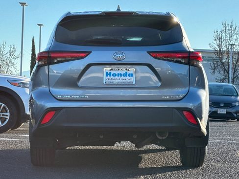 Used 2022 Toyota Highlander XLE image 9