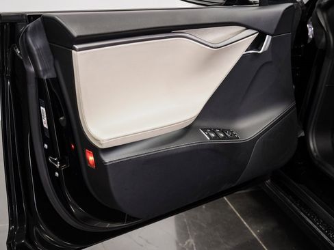 Used 2020 Tesla Model S Long Range Plus image 45