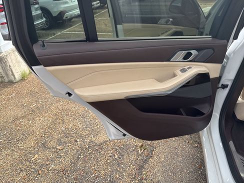 Used 2019 BMW X7 xDrive40i w/ Premium Package image 10