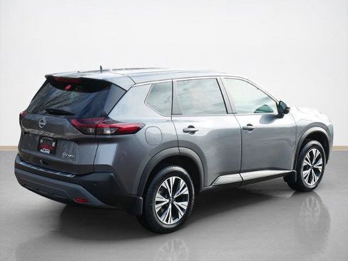 Certified 2022 Nissan Rogue SV image 3