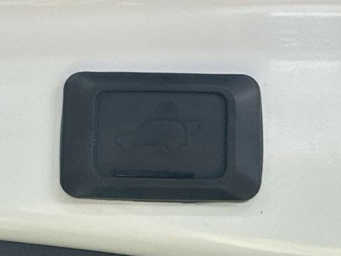 Used 2019 Toyota RAV4 XSE image 32