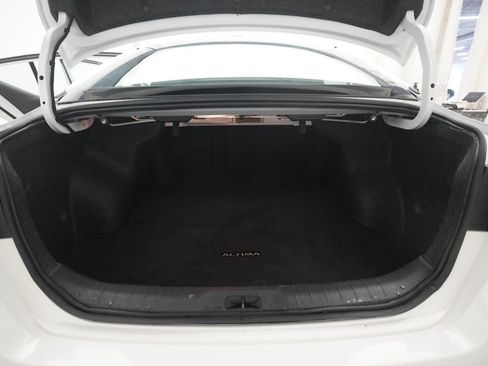 Used 2024 Nissan Altima 2.5 SR FWD image 10