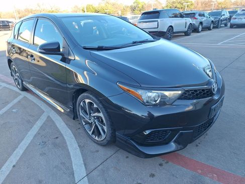Used 2018 Toyota Corolla iM image 8
