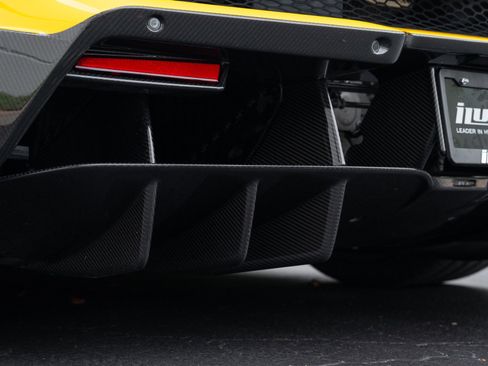 Used 2019 McLaren Senna image 40