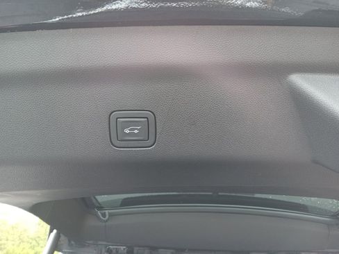 Used 2024 GMC Yukon Denali w/ Denali Reserve Package image 29