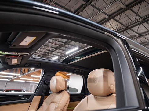 Used 2019 Porsche Cayenne AWD/4WD image 16