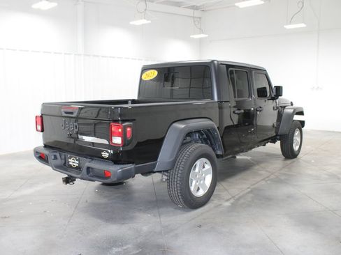 Used 2023 Jeep Gladiator Sport image 9