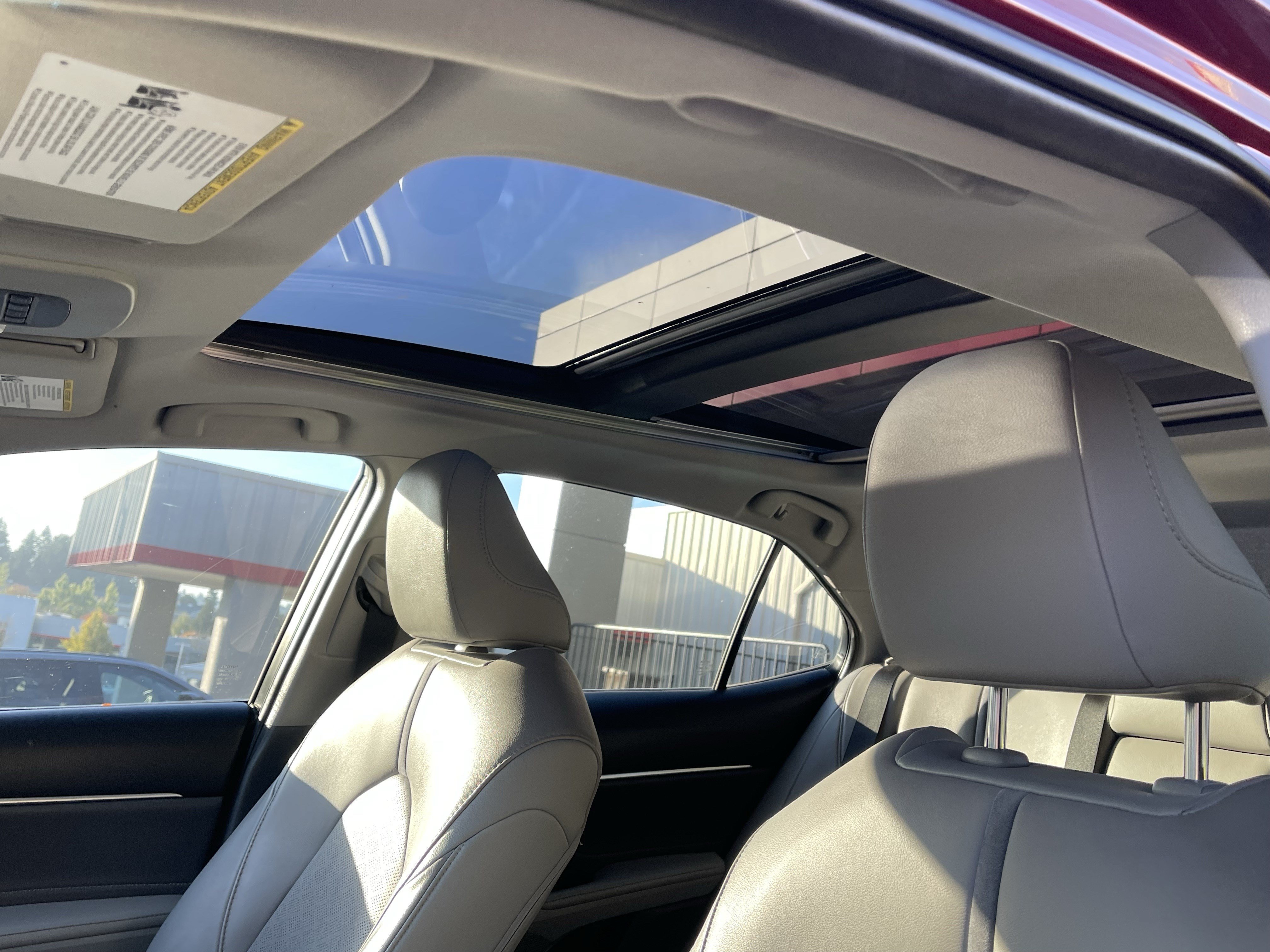 Used 2018 Toyota Camry XSE FWD image 18