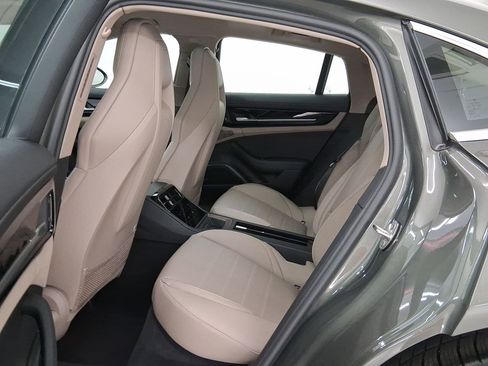 New 2026 Porsche Panamera 4 image 13