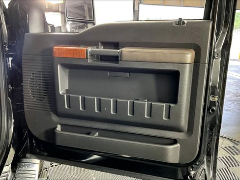 Used 2015 Ford F250 King Ranch w/ King Ranch w/Chrome Package image 21