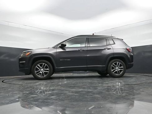 Used 2018 Jeep Compass Latitude w/ Popular Equipment Group AWD/4WD image 32