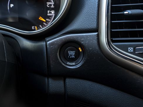 Used 2016 Jeep Grand Cherokee Laredo w/ Quick Order Package 23E image 25