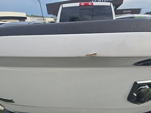 Used 2017 RAM 1500 Laramie w/ Convenience Group AWD/4WD image 4