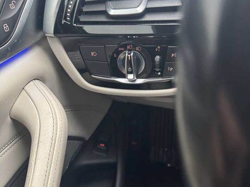 Used 2018 BMW 540i xDrive w/ Premium Package image 39