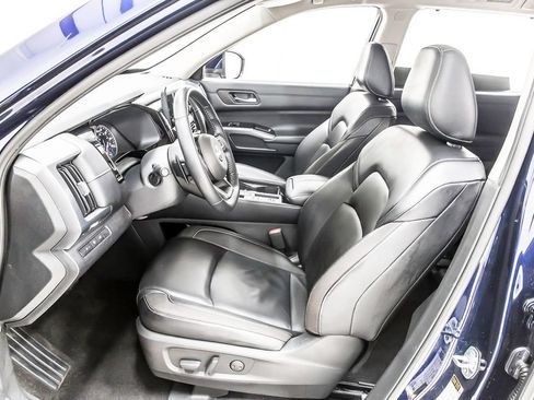 Used 2022 Nissan Pathfinder SL w/ Lighting Package (N92) FWD image 25