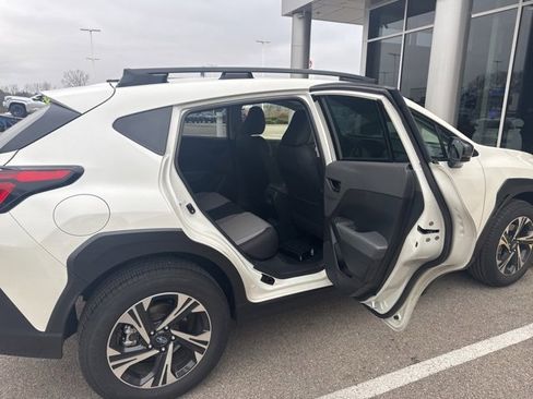 Used 2024 Subaru Crosstrek 2.0i Premium image 17