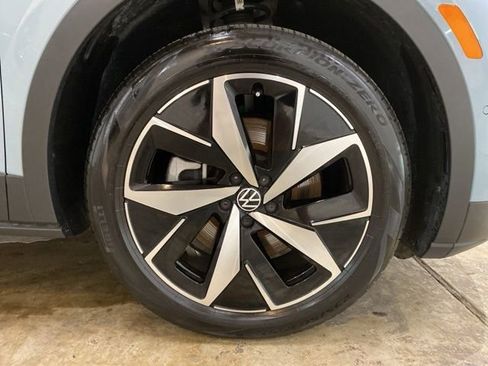 Used 2024 Volkswagen ID.4 Pro S AWD/4WD image 33