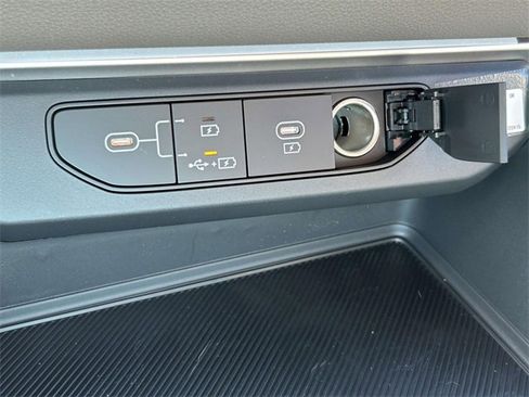 New 2026 Kia Carnival LXS image 36