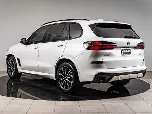 Used 2024 BMW X5 xDrive40i w/ M Sport Package AWD/4WD image 6