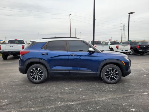 Used 2022 Chevrolet TrailBlazer ACTIV w/ Sun and Liftgate Package image 2