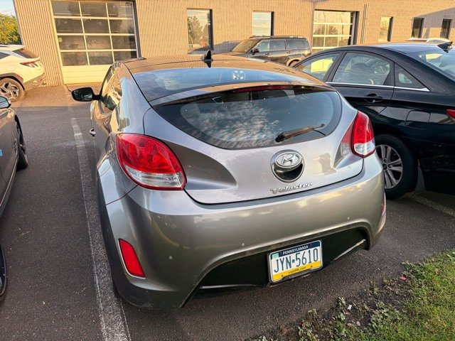 Used 2016 Hyundai Veloster w/ Option Group 03 FWD image 9