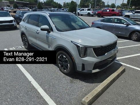 Used 2024 Kia Sorento S w/ Panoramic Sunroof Package FWD image 1